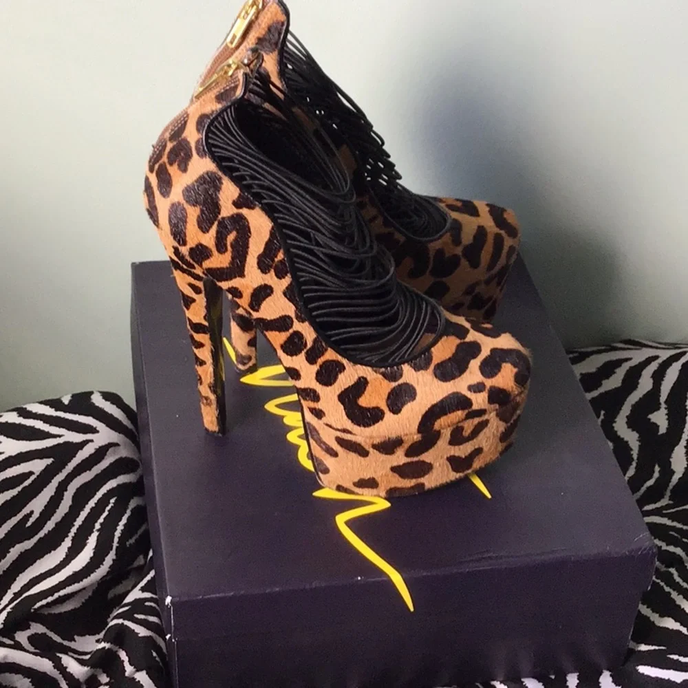 💰💰London Trash Ceres Leather Platform Heels💰💰